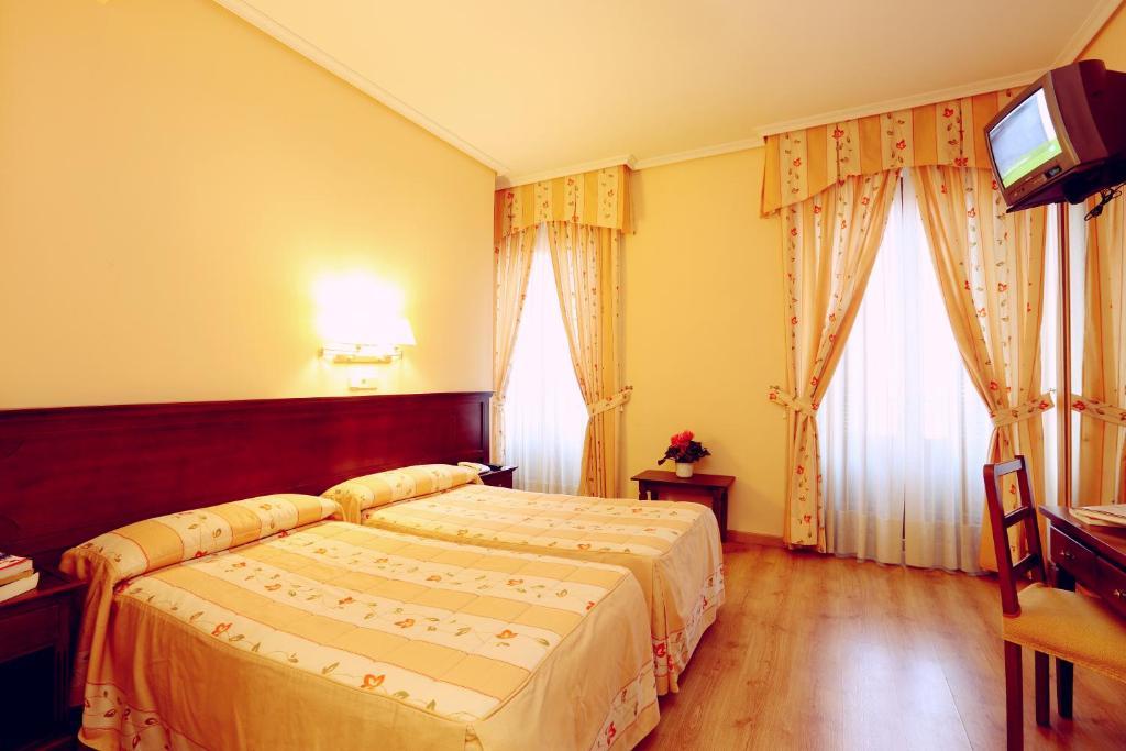 ホテル オスタル シルサラノス マドリード 部屋 写真